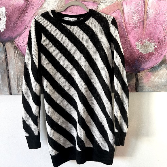 ZARA Diagonal Stripe Knit Sweater - Picture 3 of 5